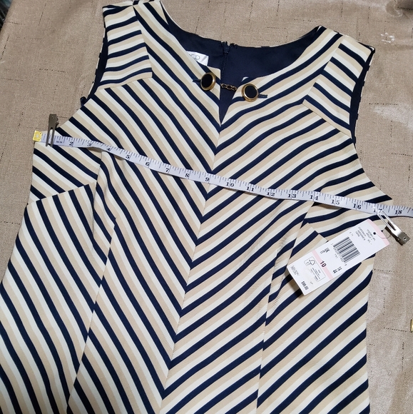 Kasper Dress Stretch Ivory/Navy Sleeveless Sheath Notched Neckline Size 10 - Picture 5 of 9